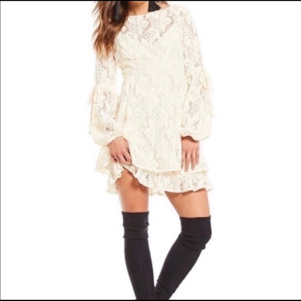 (S) Boho. 2 layer white dress
